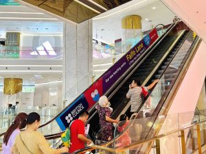 Quảng cáo tại TTTM và tòa nhà cho British Council English