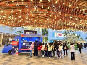 Độc đáo với activation xe tải cánh dơi của British Council Vietnam